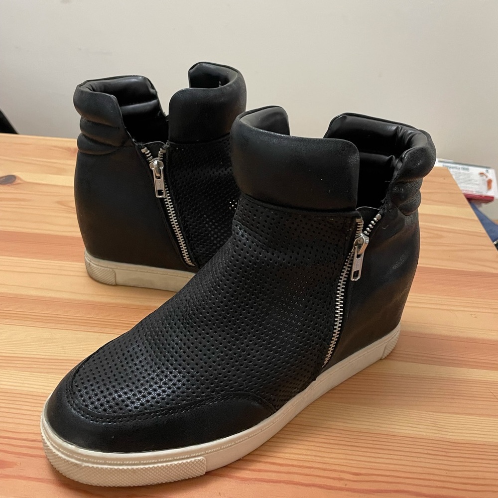 Black wedge sneakers size 11